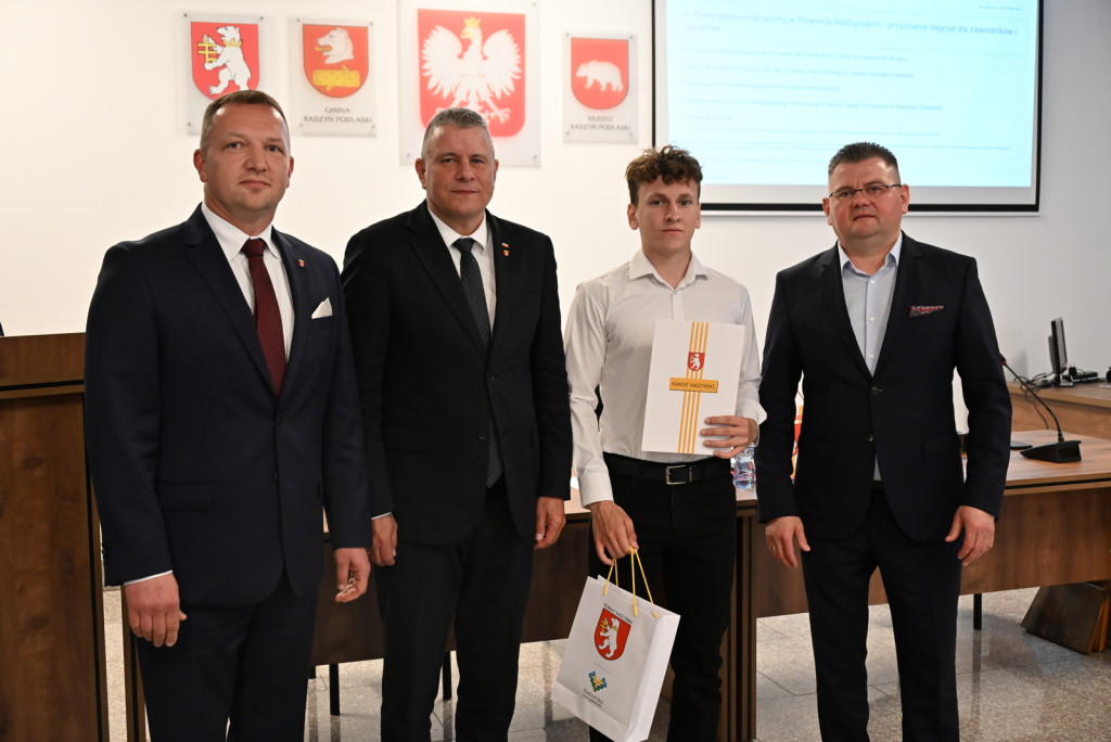 Sportowcy i trenerzy z powiatu nagrodzeni