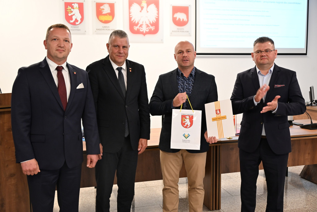 Sportowcy i trenerzy z powiatu nagrodzeni