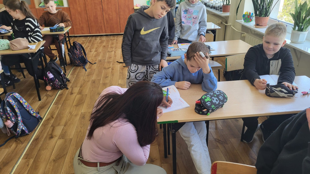 Wizyta nauczycielki z RPA w SP w Komarówce