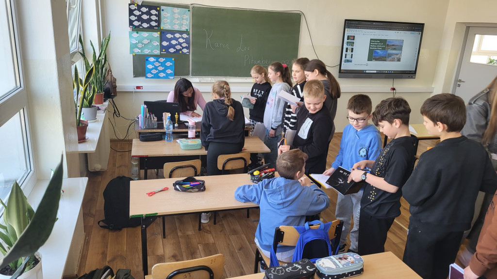 Wizyta nauczycielki z RPA w SP w Komarówce