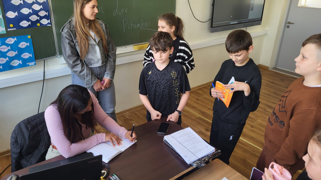 Wizyta nauczycielki z RPA w SP w Komarówce