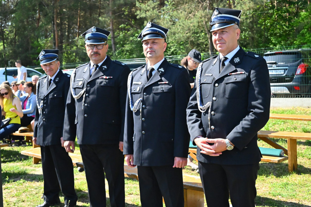 Zawody pożarnicze i Dzień Dziecka w Komarówce