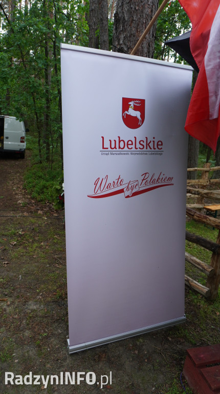 Uroczystość patriotyczna w lesie Baran