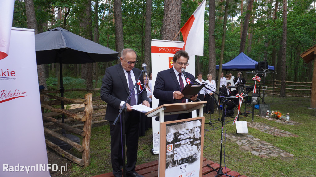 Uroczystość patriotyczna w lesie Baran