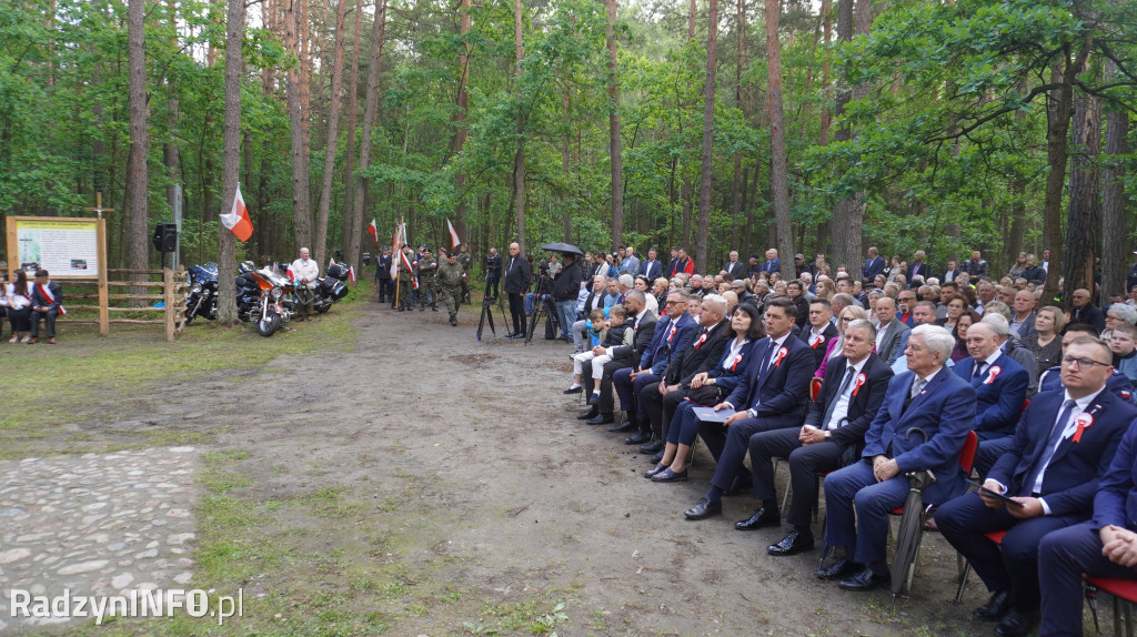 Uroczystość patriotyczna w lesie Baran
