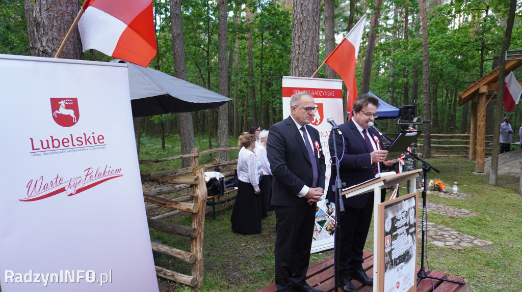 Uroczystość patriotyczna w lesie Baran