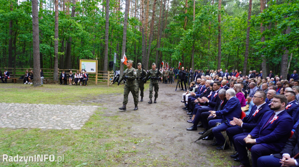 Uroczystość patriotyczna w lesie Baran