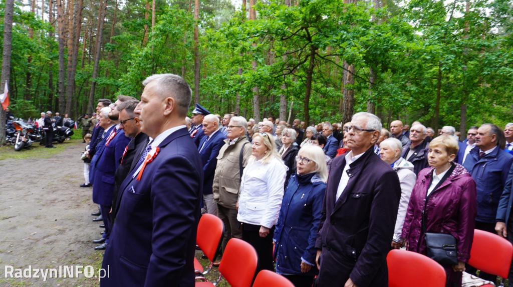 Uroczystość patriotyczna w lesie Baran