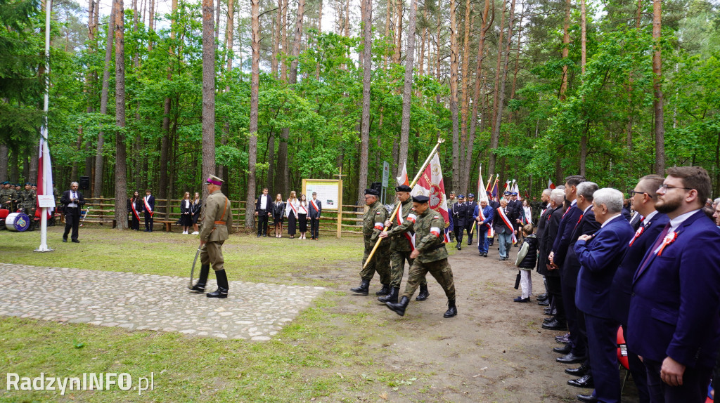 Uroczystość patriotyczna w lesie Baran