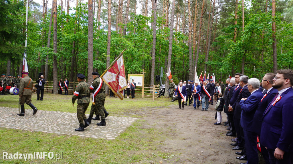 Uroczystość patriotyczna w lesie Baran
