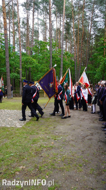 Uroczystość patriotyczna w lesie Baran