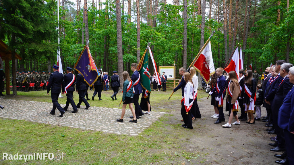 Uroczystość patriotyczna w lesie Baran