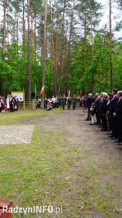 Uroczystość patriotyczna w lesie Baran