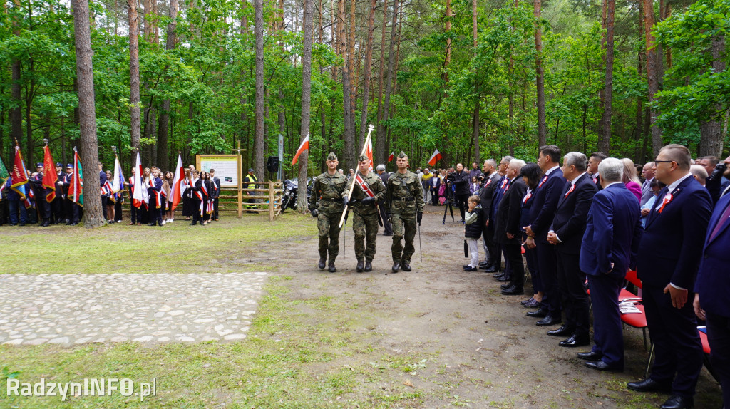 Uroczystość patriotyczna w lesie Baran