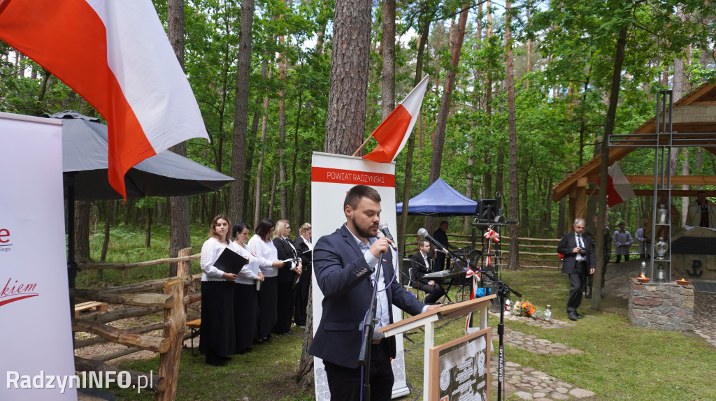 Uroczystość patriotyczna w lesie Baran