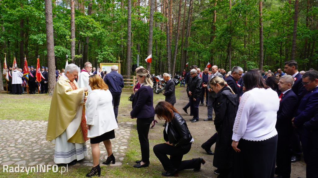 Uroczystość patriotyczna w lesie Baran