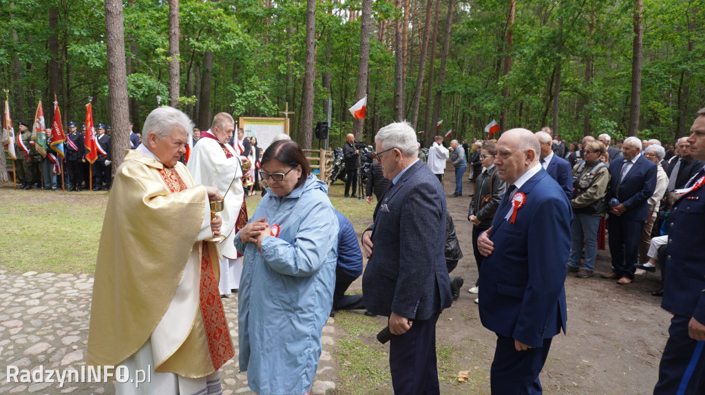 Uroczystość patriotyczna w lesie Baran