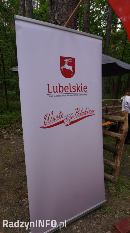 Uroczystość patriotyczna w lesie Baran