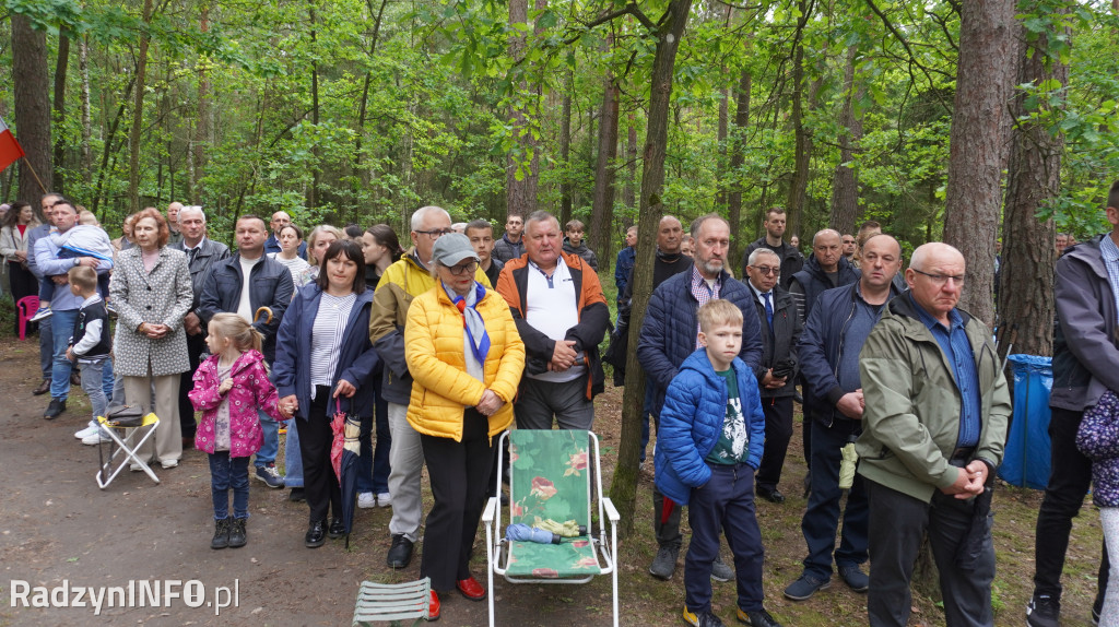Uroczystość patriotyczna w lesie Baran