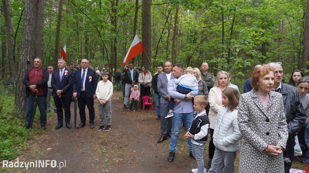 Uroczystość patriotyczna w lesie Baran