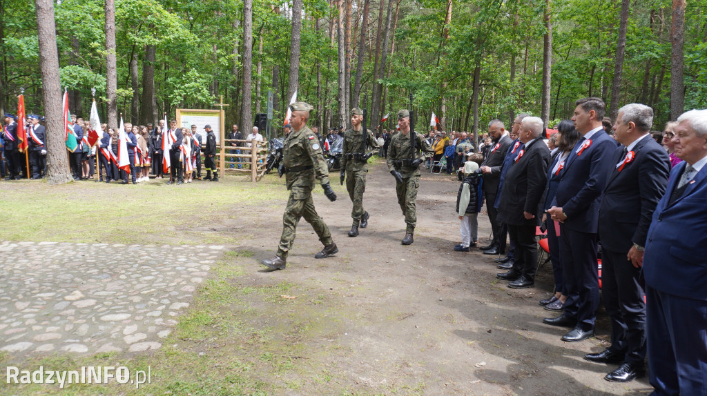 Uroczystość patriotyczna w lesie Baran