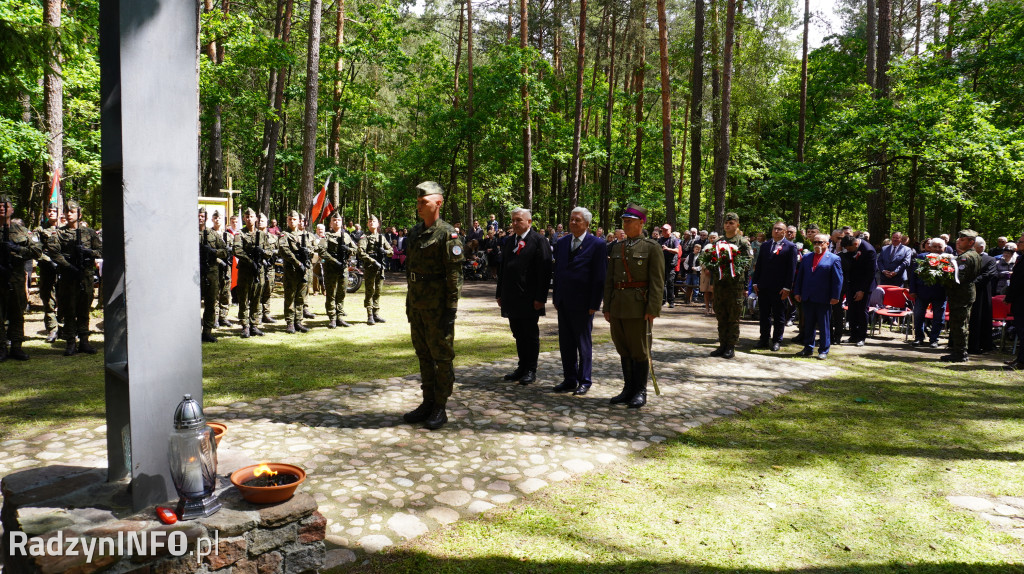 Uroczystość patriotyczna w lesie Baran