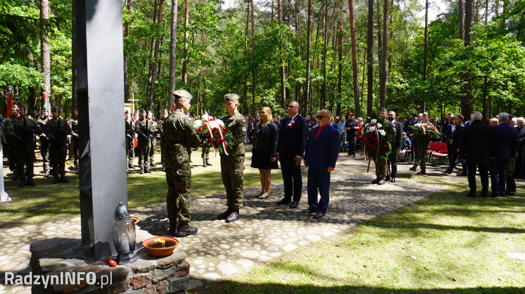 Uroczystość patriotyczna w lesie Baran