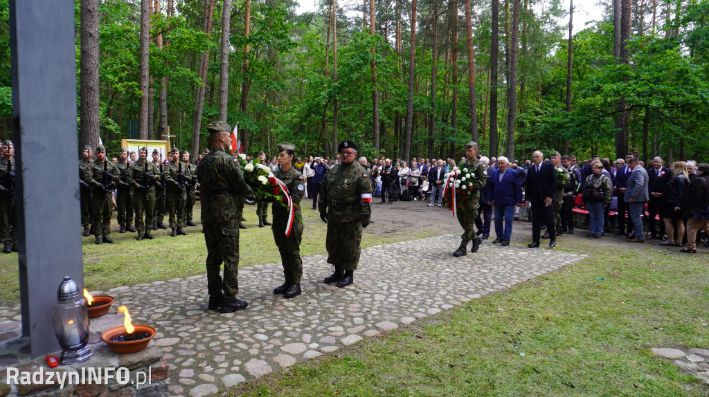 Uroczystość patriotyczna w lesie Baran