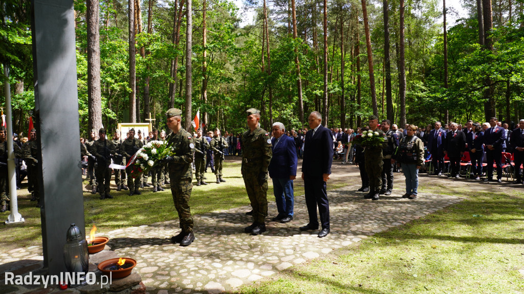 Uroczystość patriotyczna w lesie Baran