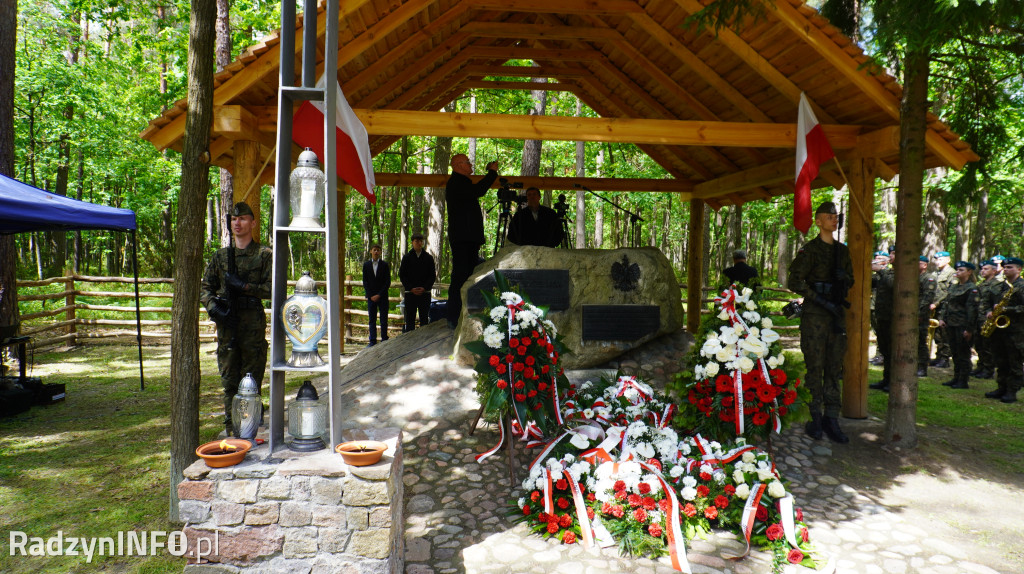 Uroczystość patriotyczna w lesie Baran