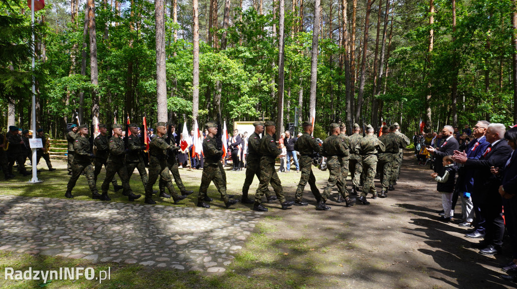 Uroczystość patriotyczna w lesie Baran