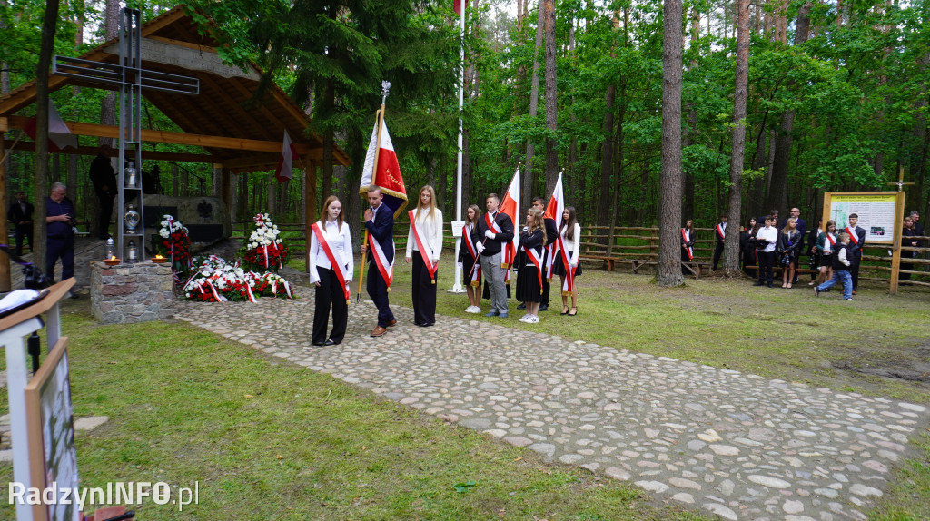 Uroczystość patriotyczna w lesie Baran