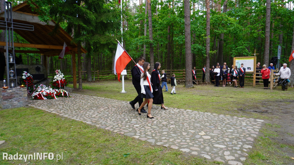 Uroczystość patriotyczna w lesie Baran