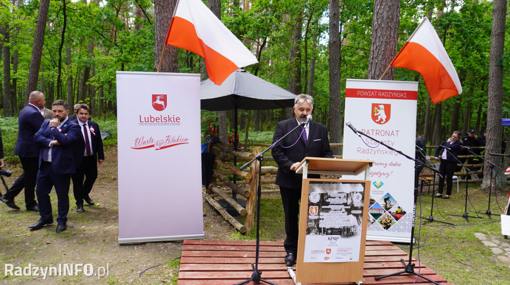 Uroczystość patriotyczna w lesie Baran