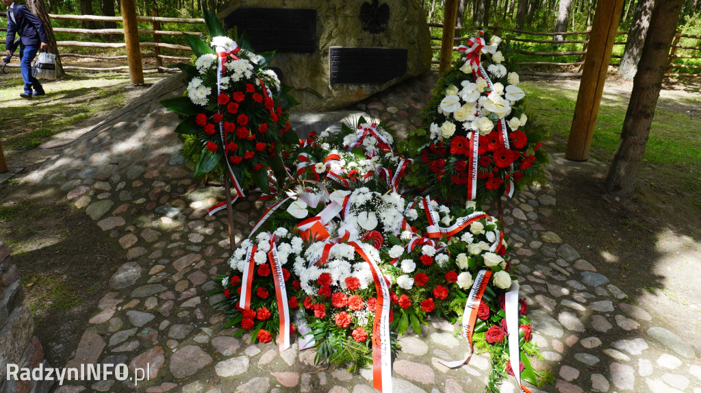 Uroczystość patriotyczna w lesie Baran