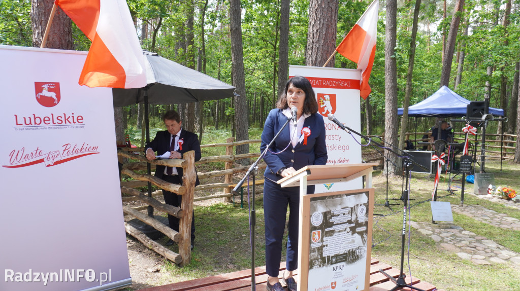 Uroczystość patriotyczna w lesie Baran
