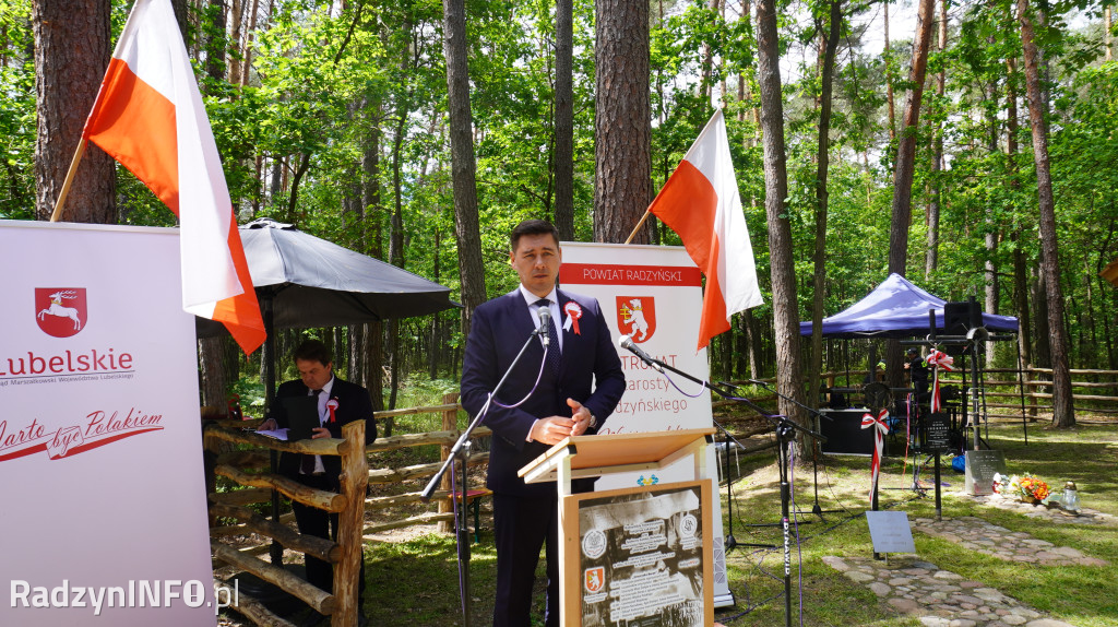 Uroczystość patriotyczna w lesie Baran