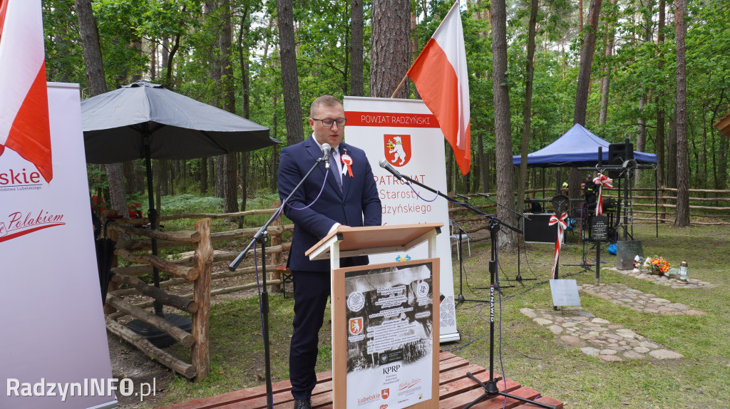 Uroczystość patriotyczna w lesie Baran