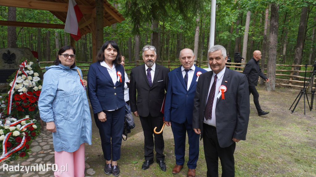 Uroczystość patriotyczna w lesie Baran