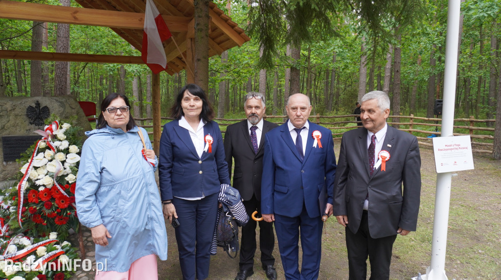 Uroczystość patriotyczna w lesie Baran