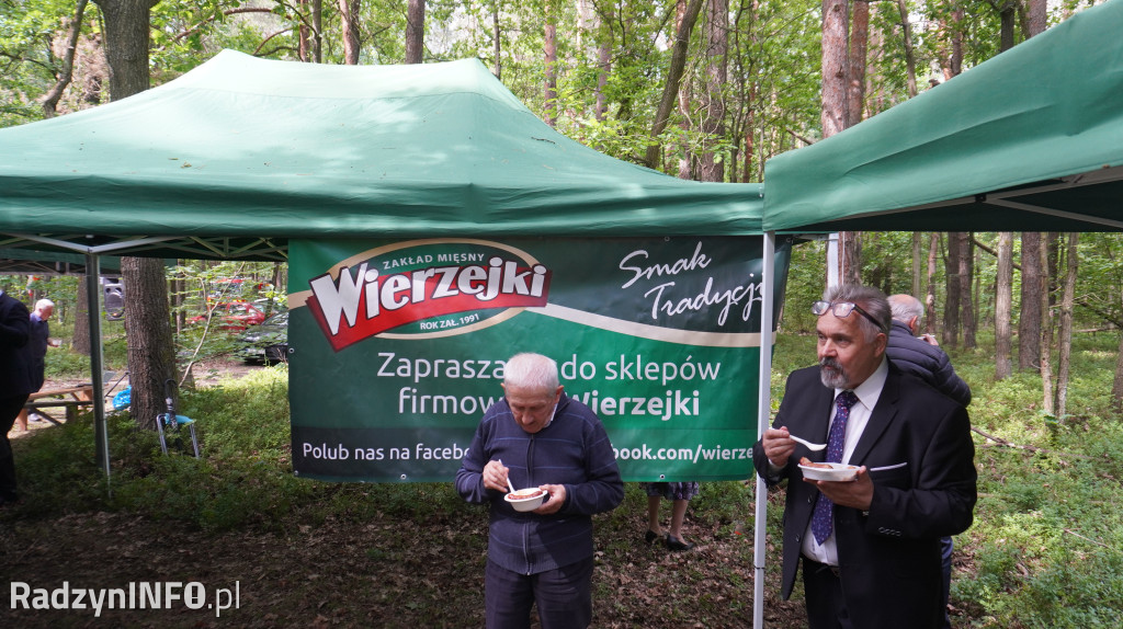 Uroczystość patriotyczna w lesie Baran