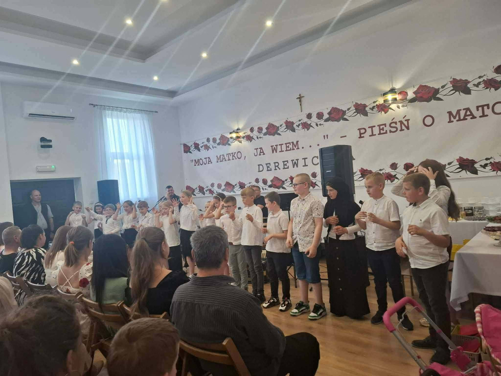 Dzień Matki w Derewicznej