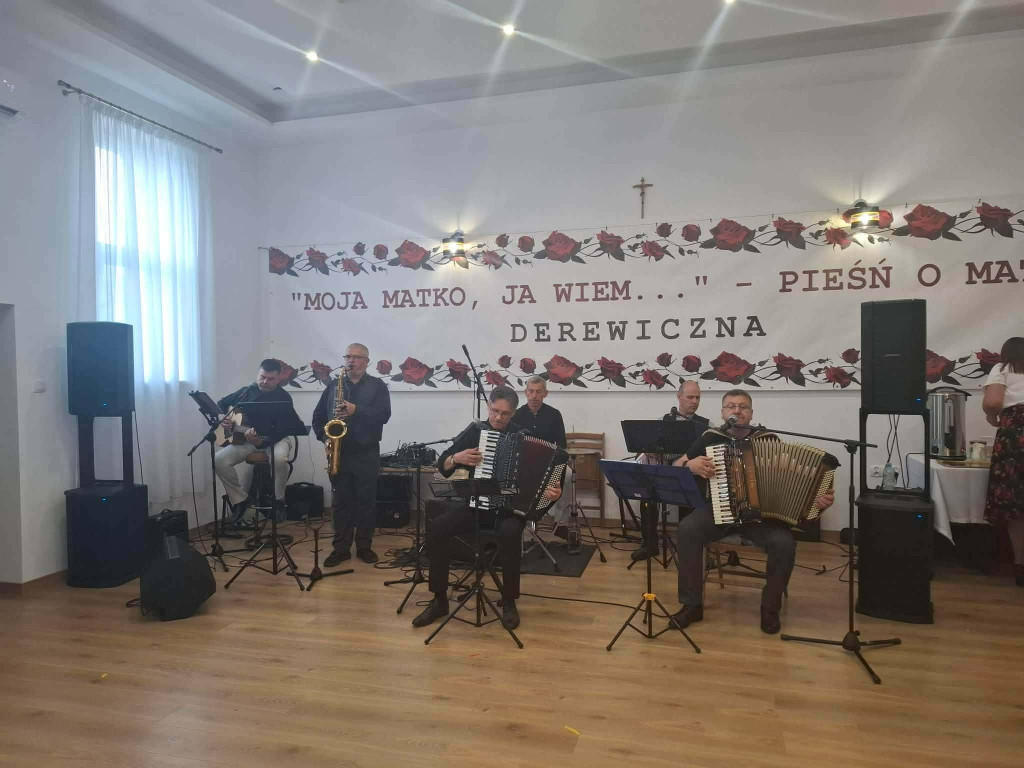 Dzień Matki w Derewicznej