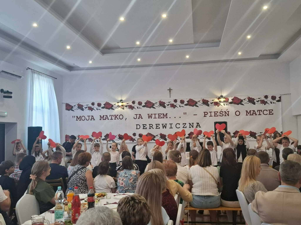 Dzień Matki w Derewicznej