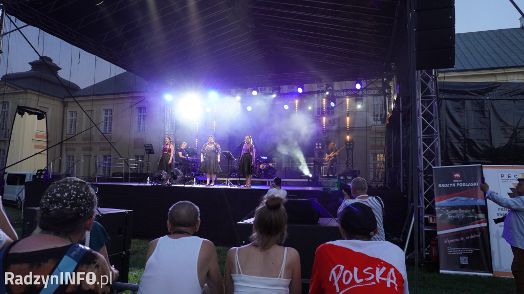 Koncert zespołu Tulia i inne występy na jarmarku