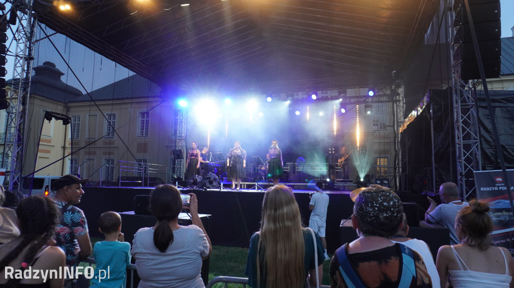 Koncert zespołu Tulia i inne występy na jarmarku