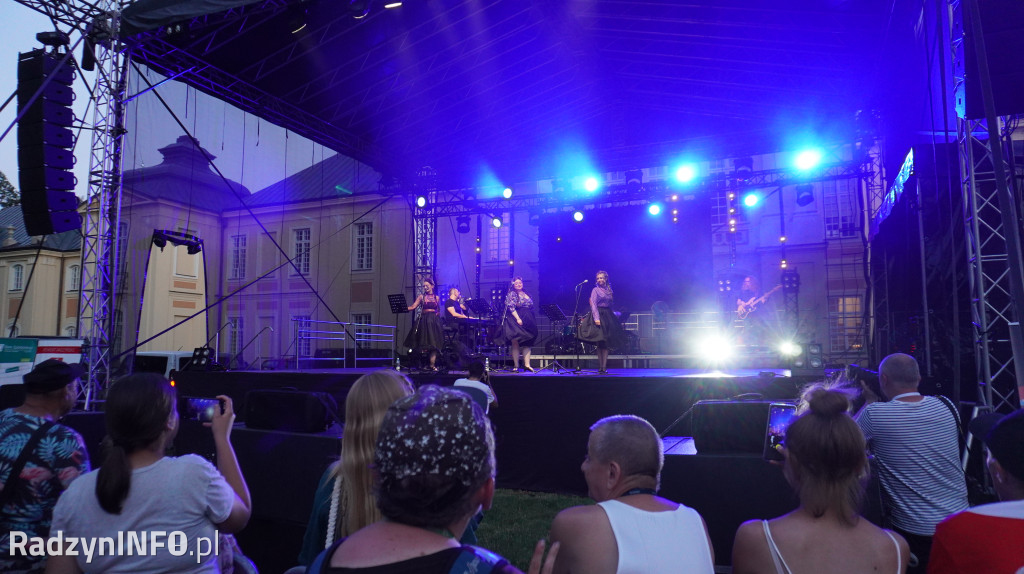 Koncert zespołu Tulia i inne występy na jarmarku