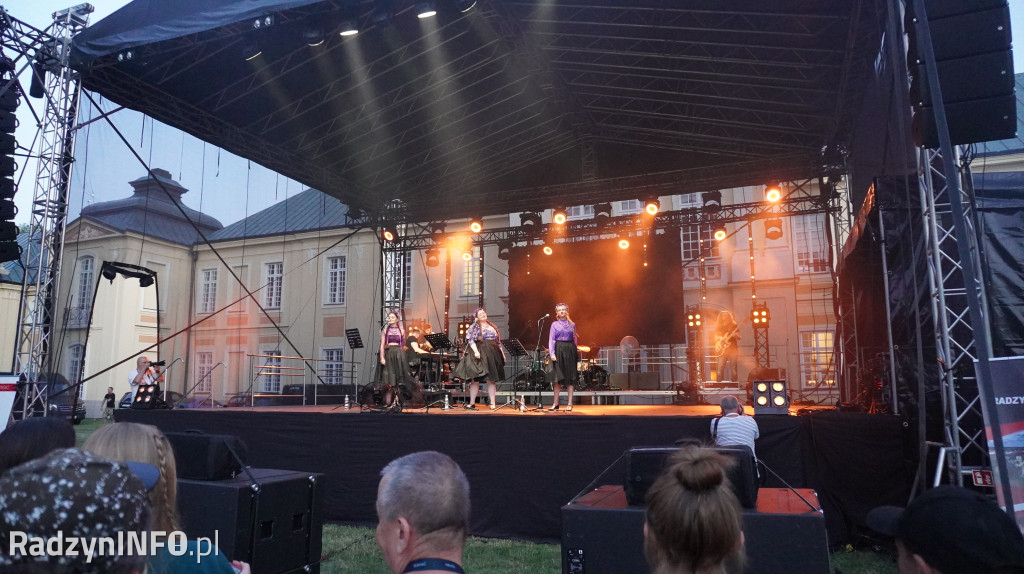Koncert zespołu Tulia i inne występy na jarmarku