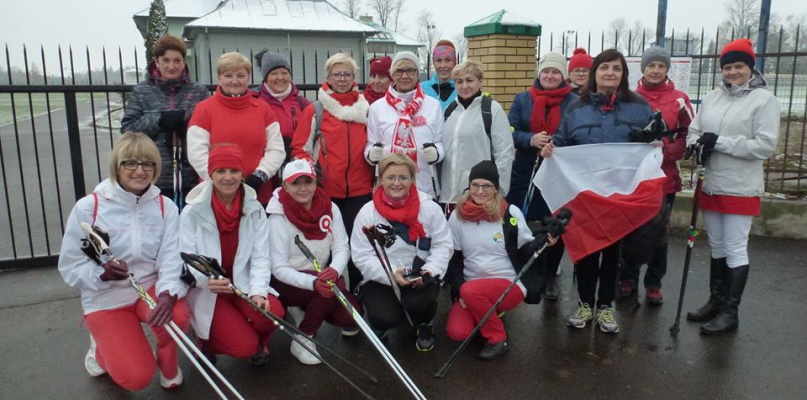Miłośnicy Nordic Walking uczcili Święto Niepodległości
