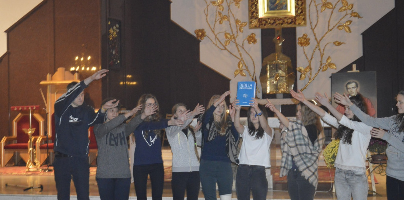 Kazanie ks. Łukasza Michaluka z Ulana + pantomima młodzieży z Kocka